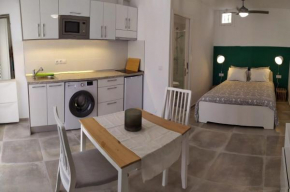 Cozy Studio Cristianos